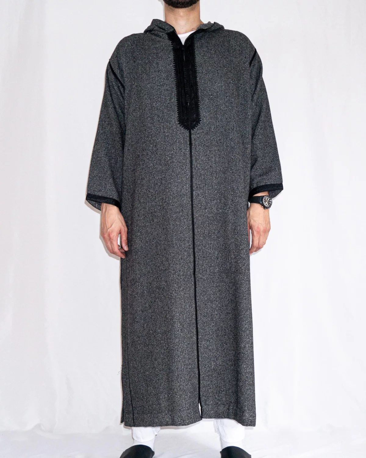 Djellaba homme hiver, coloris noir, vue de face